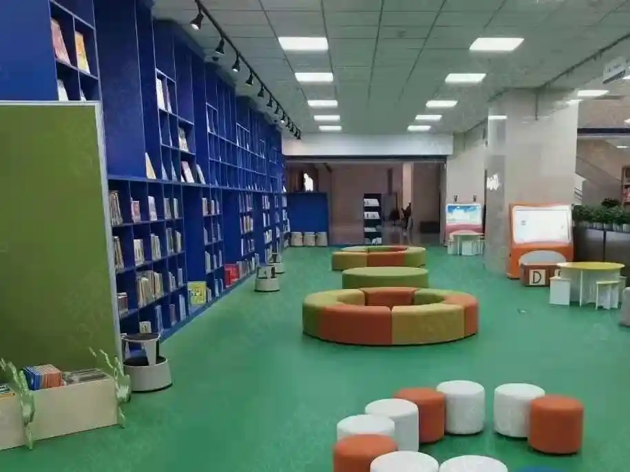 陕西图书馆布局：异形沙发定制，优化多功能活动区体验