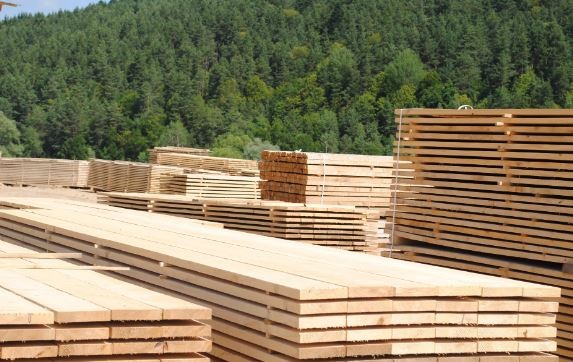 意大利前四月软木 lumber 进口增长，层压木材进口量创新高